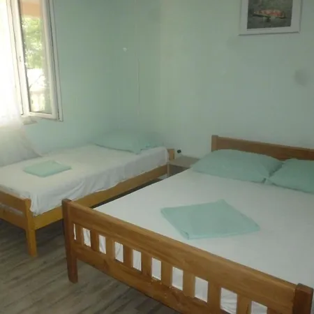 Apartment Erdgeschosswohnung Mit Terrasse Mit Meerblick, Nur Wenige Meter Von Und Entfernt