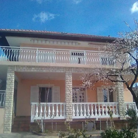 Erdgeschosswohnung Mit Terrasse Mit Meerblick, Nur Wenige Meter Von Und Entfernt Apartment