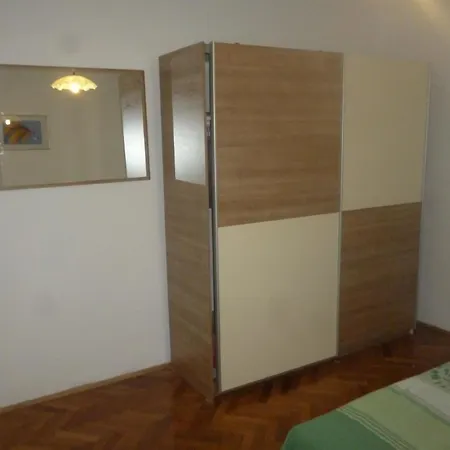 Erdgeschosswohnung Mit Terrasse Mit Meerblick, Nur Wenige Meter Von Und Entfernt Apartment